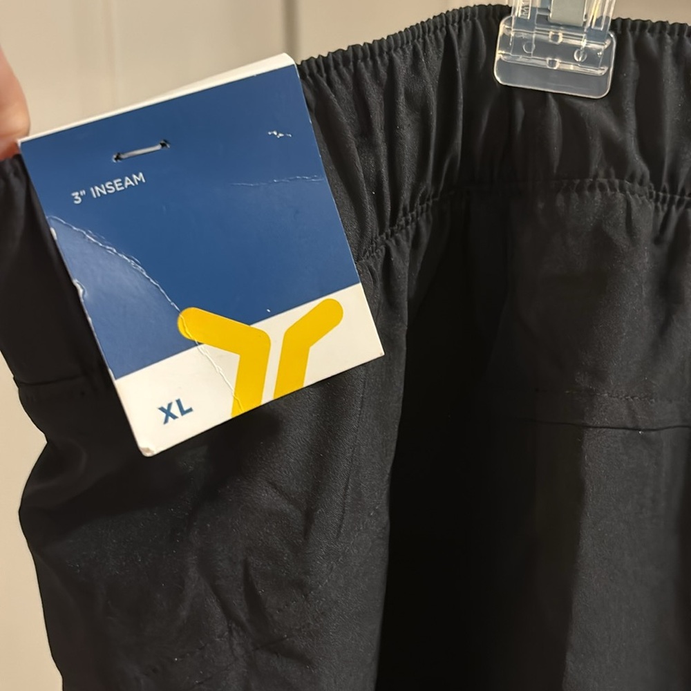 Lot of XL clothes. T shirt, athletic pants and shorts - Picture 4 of 14